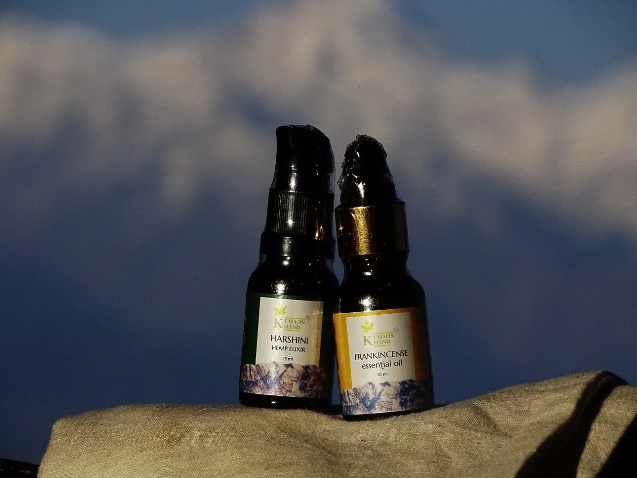 Kumaon Khand Harshini & Frankincense Oil Combo